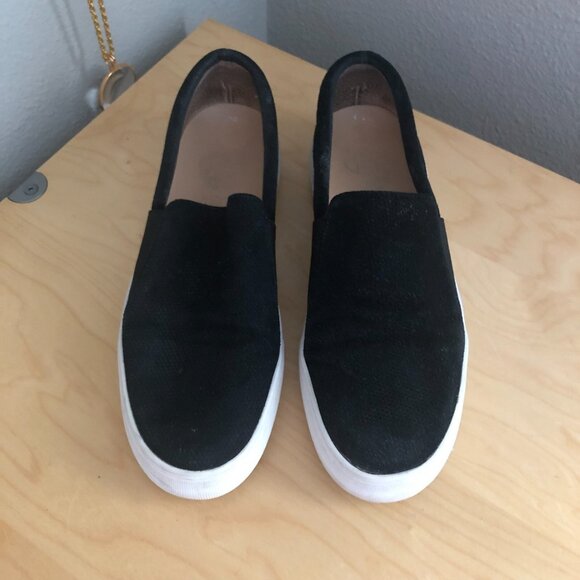 Vince Camuto Korli Suede Slip On Sneakers Women's size US 8.5 Black Platform - Picture 3 of 10